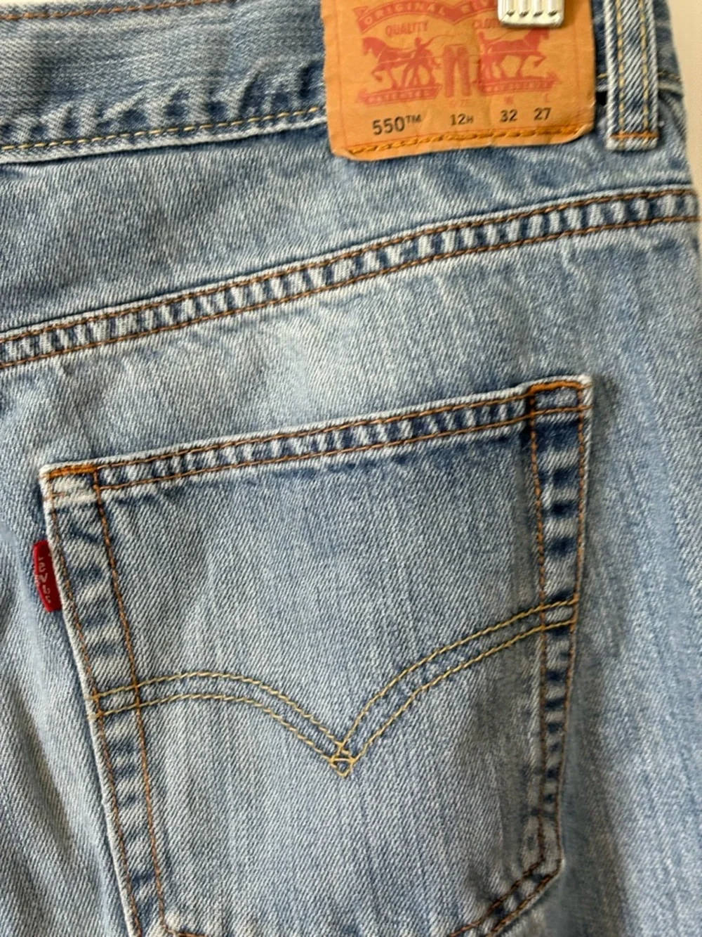 Levis relaxed light